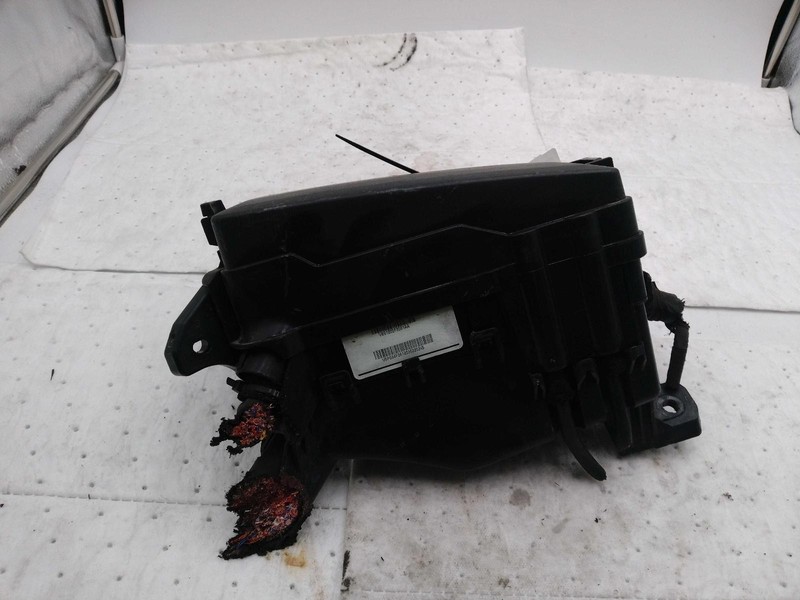 2017 Hyundai Elantra Fuse Box OEM Silver 91950A5742 91950A5752 99000 Miles