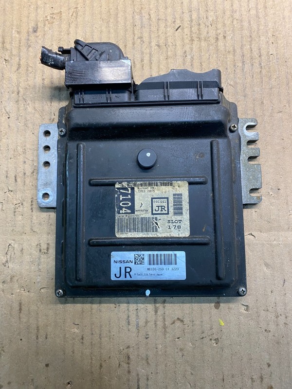 2004 Nissan Armada QX56 5.6L Engine Control Unit ECU ECM Module Z4718 DG