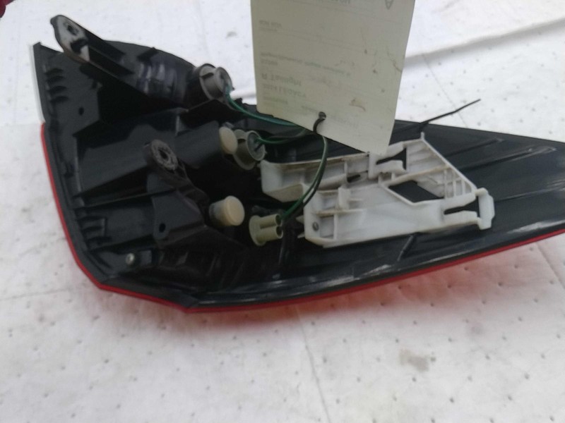 2014 Subaru Legacy Right Tail Light Assembly White 365200 230k Miles Used