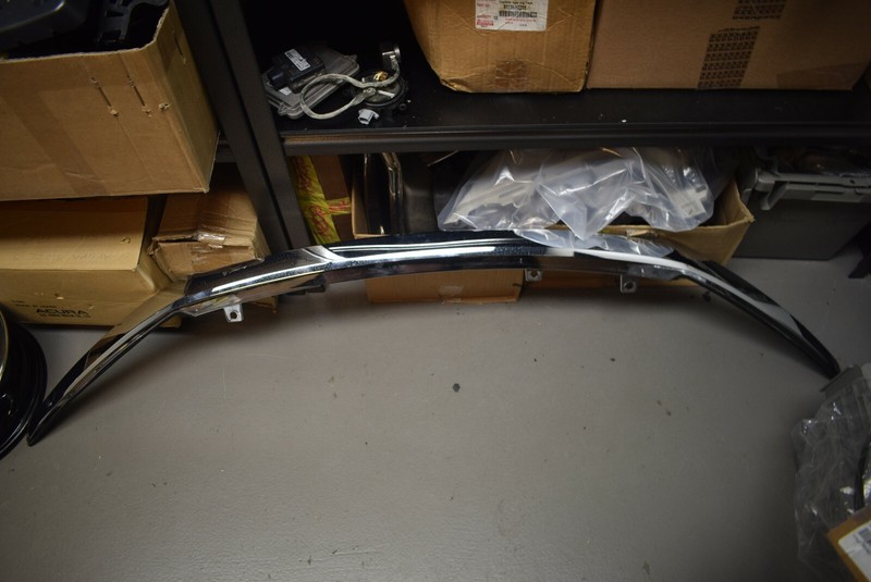 2016-2018 HONDA PILOT FRONT UPPER CHROME GARNISH FACTORY OEM