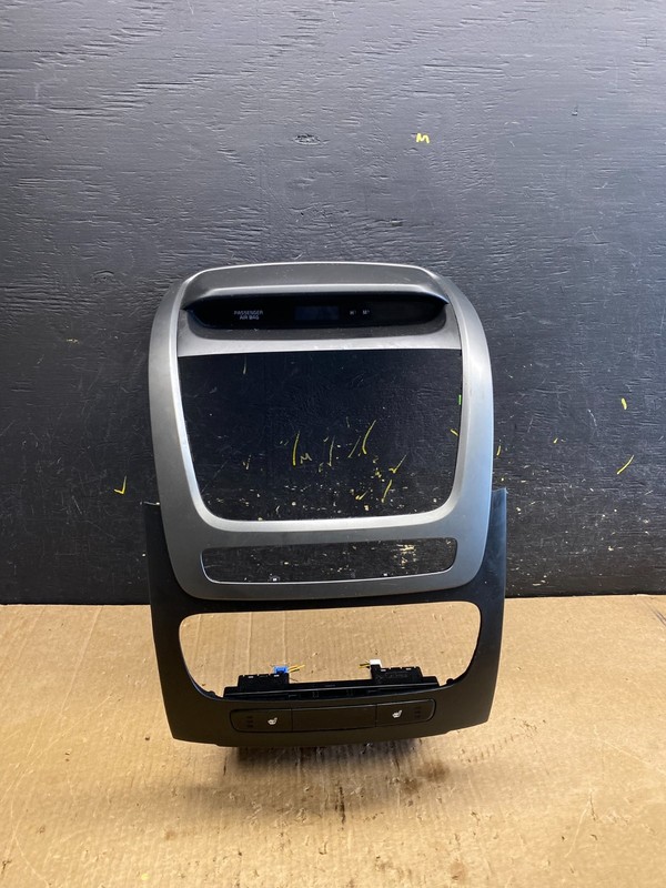 2014 2015 Kia Sorento Center Radio Climate Control Clock Trim Heat Seat z4510 DG