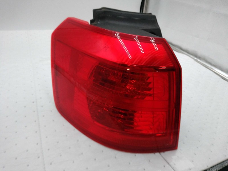 2014 GMC Terrain Left Tail Light Assembly Silver 246062 Used 82K Miles