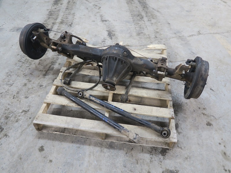 1991-1994 TOYOTA LAND CRUISER FJ80 A/T REAR AXLE WITH DIFFERENTIAL 4.10 RATIO