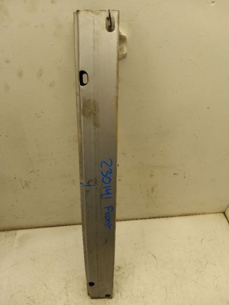 00-05 TOYOTA ECHO 1.5L FWD AT FRONT BUMPER REINFORCEMENT IMPACT BAR