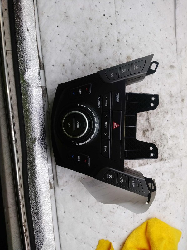 2019 Hyundai Santa Fe A/C Selector Switch OEM Black 97250B8EF0 112K Miles