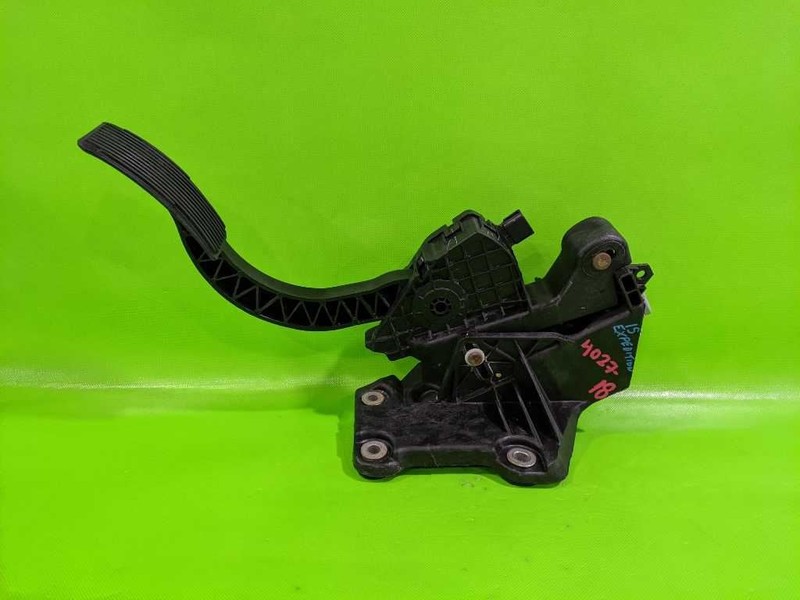 15 16 17 EXPEDITION GAS ACCELERATOR PEDAL OEM 4027-18