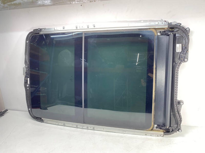 16-22 BMW F48 X1 Upper Electric Panorama Sunroof Window Glass Motor Assembly OEM