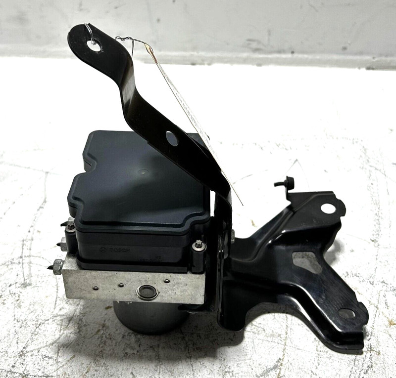 2018-2020 TOYOTA CAMRY XLE ABS ANTI LOCK BRAKE PUMP ASSEMBLY OEM