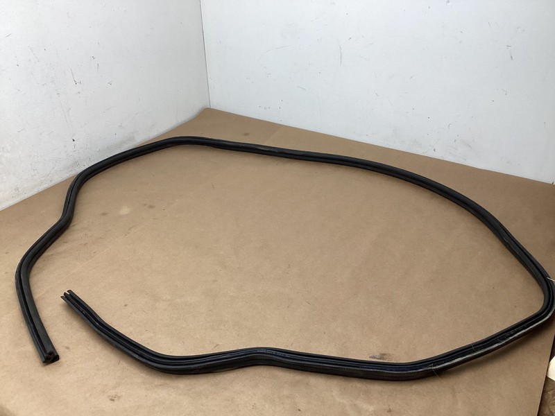 Lexus LC500 2018 Hood Bonnet Weather Strip Seal 18 - 21 :O