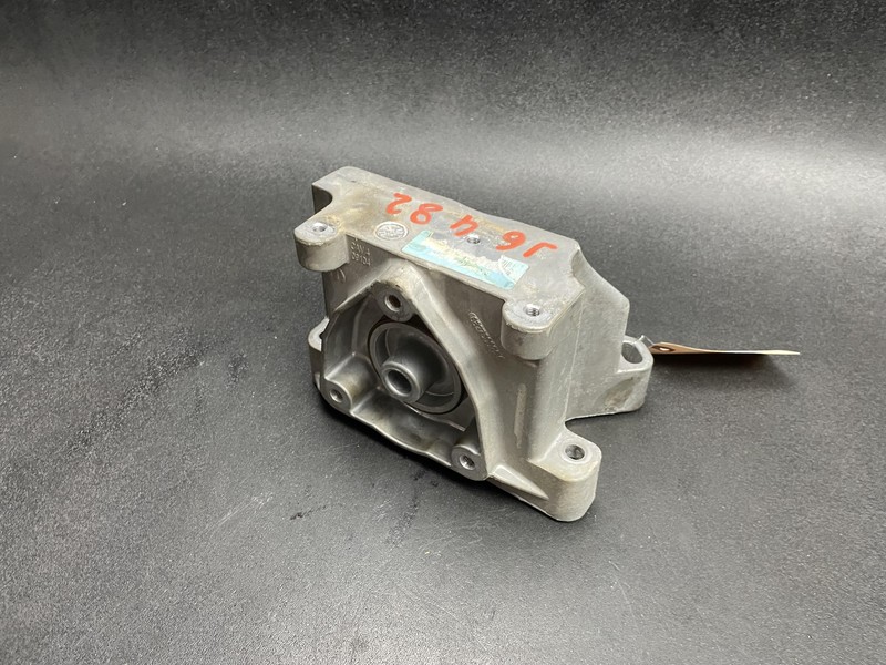 Transmission Mount Bracket 2018 Jeep Grand Cherokee 68275992AA 2014-2020 2021