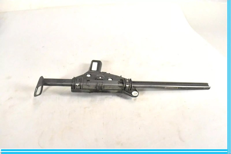 10-17 Mercedes W207 E550 E350 Convertible Left Seat Belt Feeder Motor OEM
