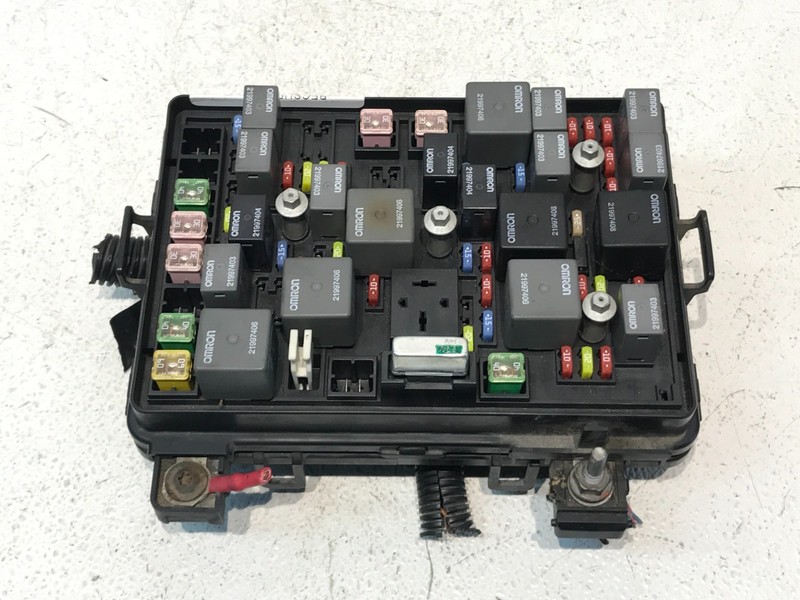 2009-2012 Chevrolet HHR Fuse Box Relay Junction Module 25920146