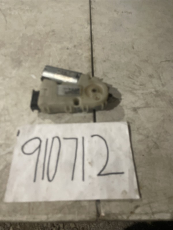04-09 CADILLAC SRX SUNROOF MOTOR