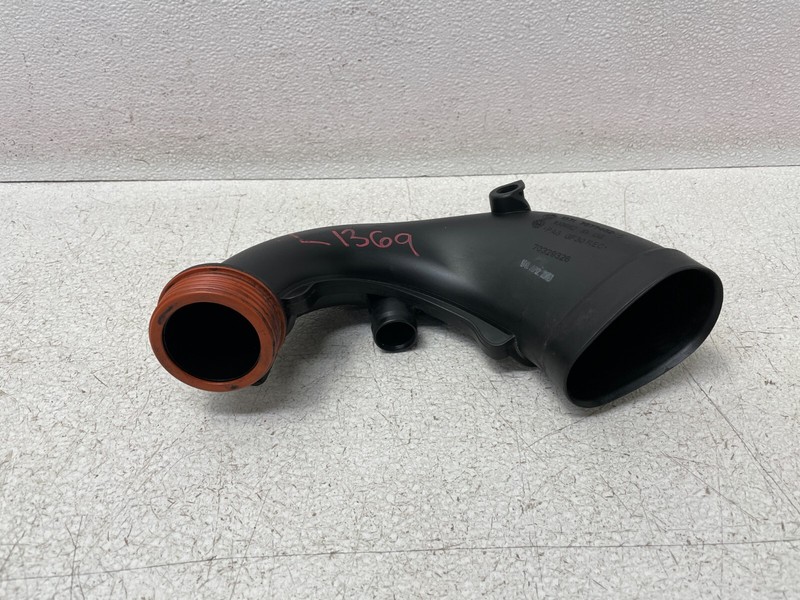 13 14 15 BMW Alpina B7 F01 F02 Left Air Intake Cleaner Duct Tube 4.4L 1369 OEM