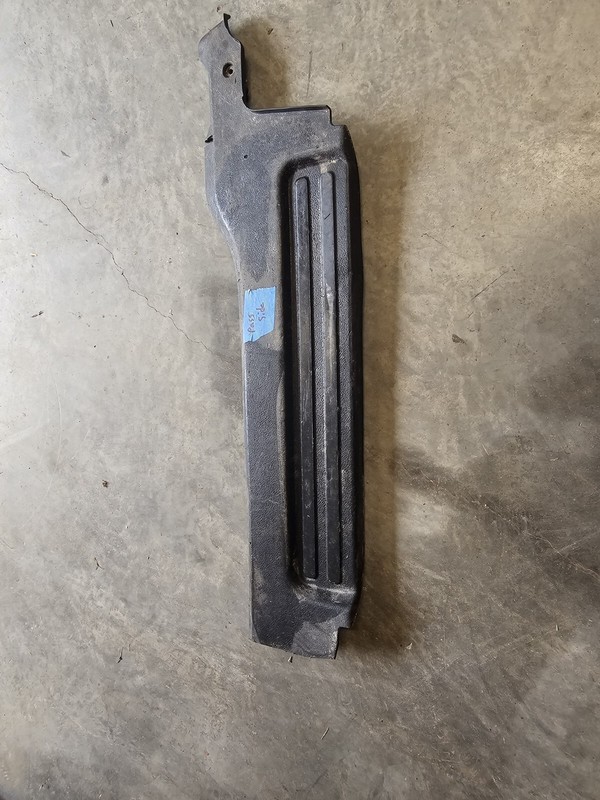 15-18 CHEVROLET City Express Middle Right Door Scuff