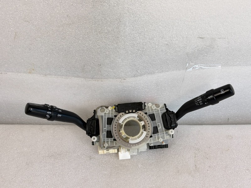 OEM 2004-2006 Lexus ES 330 FRONT STEERING COLUMN AUDIO CONTROL SWITCH BUTTON