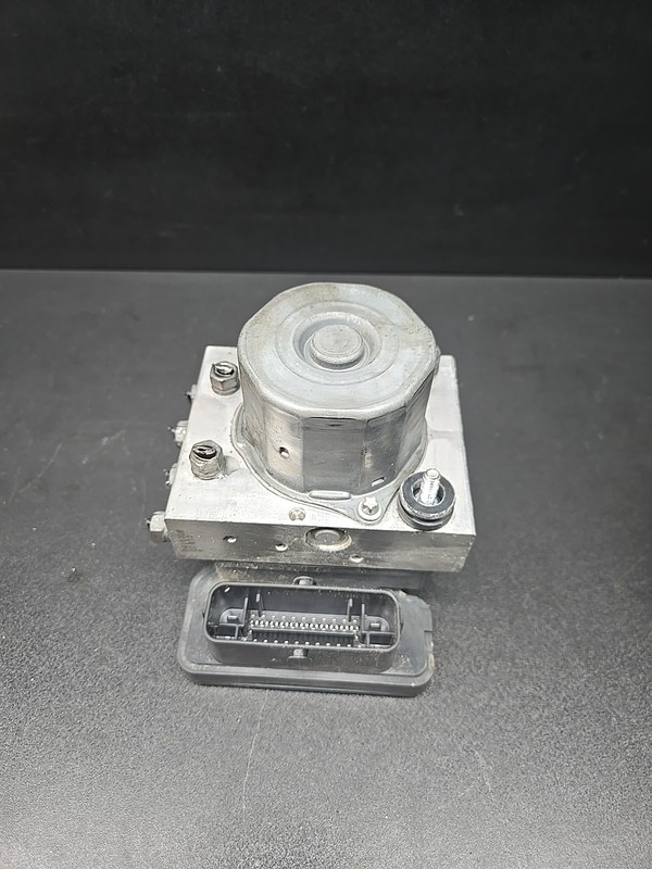 2014-2018 MASERATI GHIBLI SQ4 ABS PUMP / MODULE 6701020440 OEM