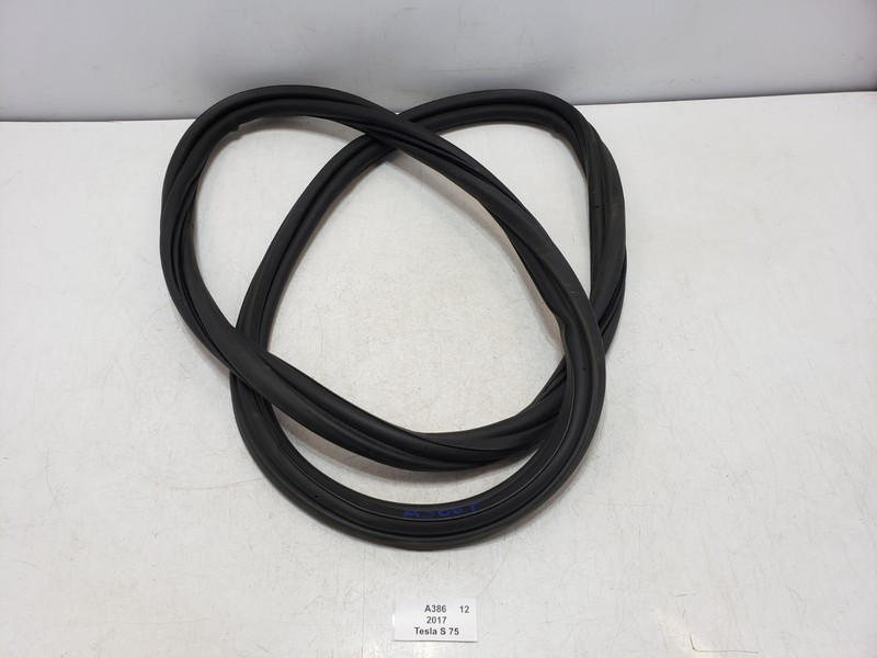 ✅ 2016-2020 OEM Tesla Model S Front Hood Rubber Seal