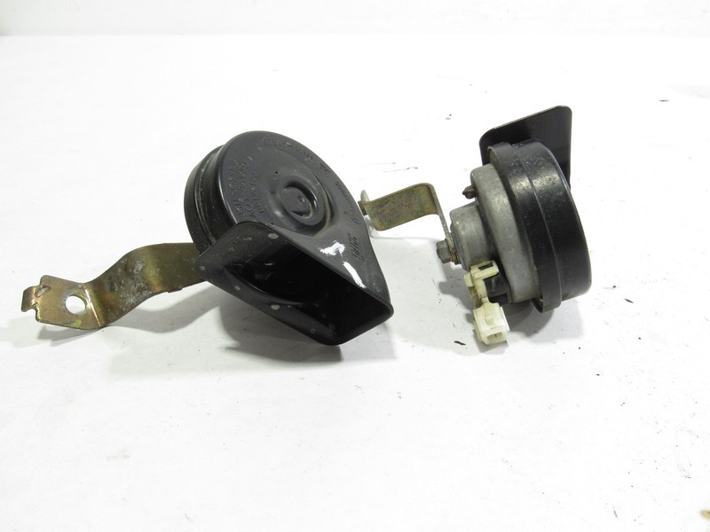 02-06 Maserati Coupe GT 2004 High Low Signal Horn Alarm Siren Set Pair 2 PCS ;