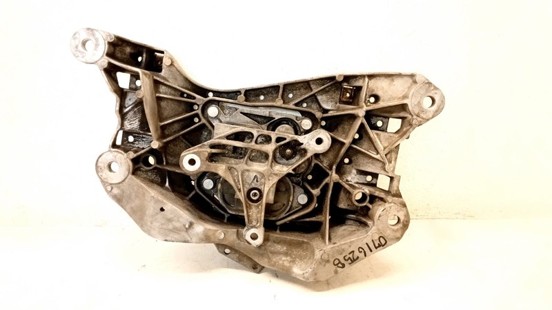 12-18 AUDI C7 A6 2.0 A7 A8 3.0 RS7 4.0 TRANSMISSION CROSSMEMBER MOUNT BRACKET 07