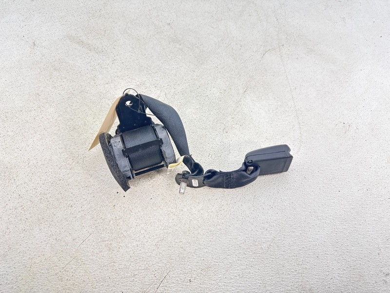 2019-2022 Nissan Altima Rear Center Middle Seat Belt 88843-6Ca8a OEM
