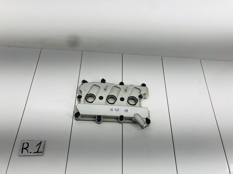 13-17 AUDI Q5 3.0L V6 GAS ENGINE MOTOR RIGHT SIDE VALVE COVER OEM