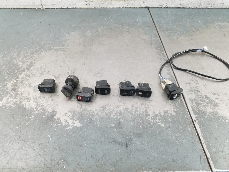 #4615 R1 - 2019 19 20 Polaris RZR Turbo S Dash Switches / Ignition Switch / Key