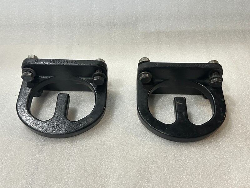 2017 DODGE RAM 2500 PAIR OF FRONT TOW HOOKS 52020587AB W/ HARDWARE OEM