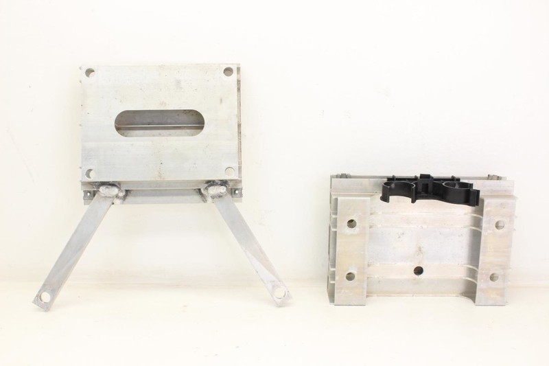 12-16 Porsche 911 Carrera 3.8L Pair of Tunnel Gear Box Brackets 99150482300