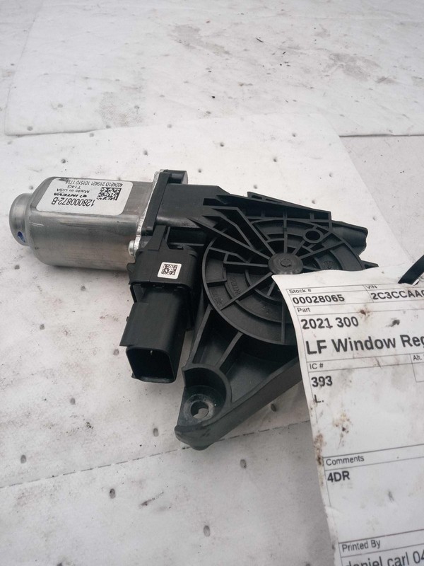 2021 Chrysler 300 Left Window Regulator Motor Black 3507 Used 105K Miles