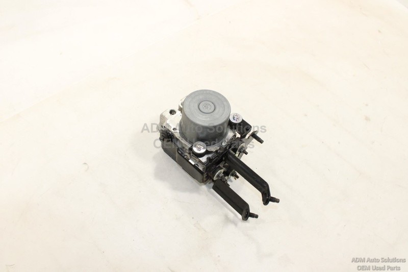 2017-2022 INFINITI Q60 ABS Anti Lock Brake Pump Control Module OEM 133230-7800