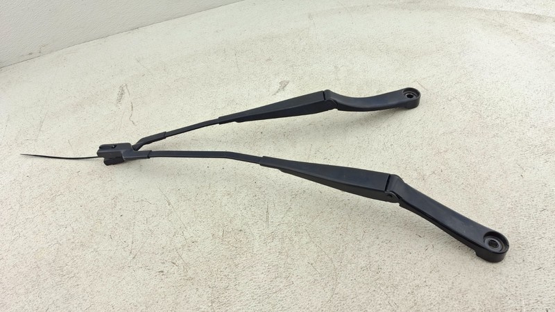 2018-2022 Ford EcoSport front windshield wiper arms OEM