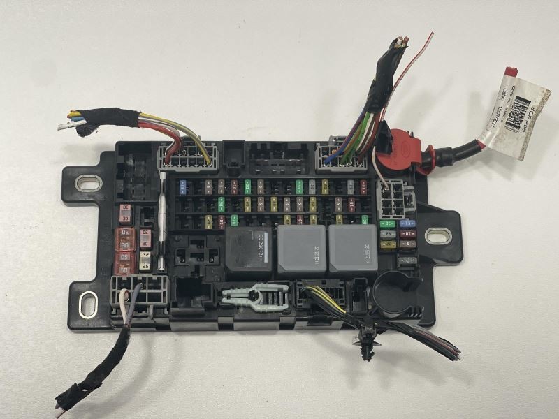 2021 RANGE ROVER DISCOVERY SPORT CABIN FUSE BOX REAR 2.0L 53820
