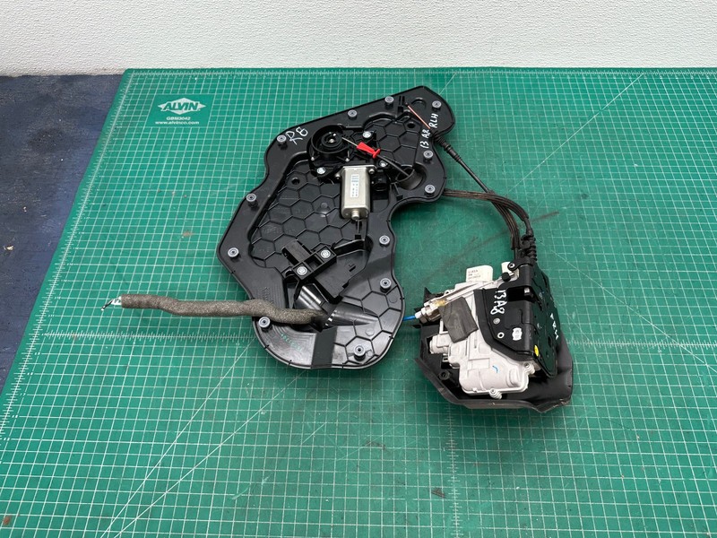 11-18 Audi S8 A8 Quattro REAR LEFT DOOR LOCK LATCH ACTUATOR W/ MOTOR SET OEM