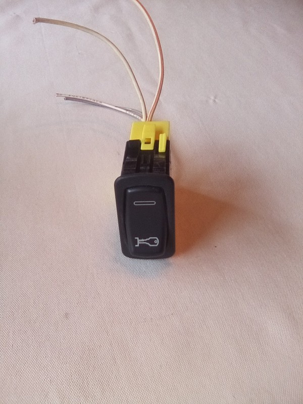 Mack 82278962 Lock Switch W/ Connector