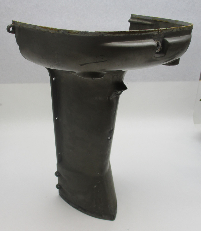 312064 Vintage 1966 Evinrude Lark Rear Exhaust Housing 40 HP Outboard Motor