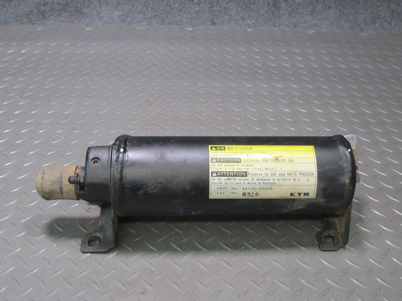 1998-2007 LEXUS J100 LX470 AIR SUSPENSION ACCUMULATOR TANK 49130-60010