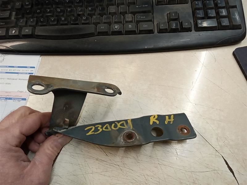 RIDGELINE 2006 Hood Hinge 120302