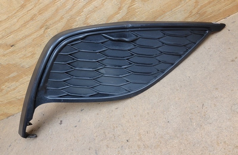 2020 TOYOTA CAMRY HYBRID 2021 CAMRY SE Grille Lower Cover Right RH Side OEM