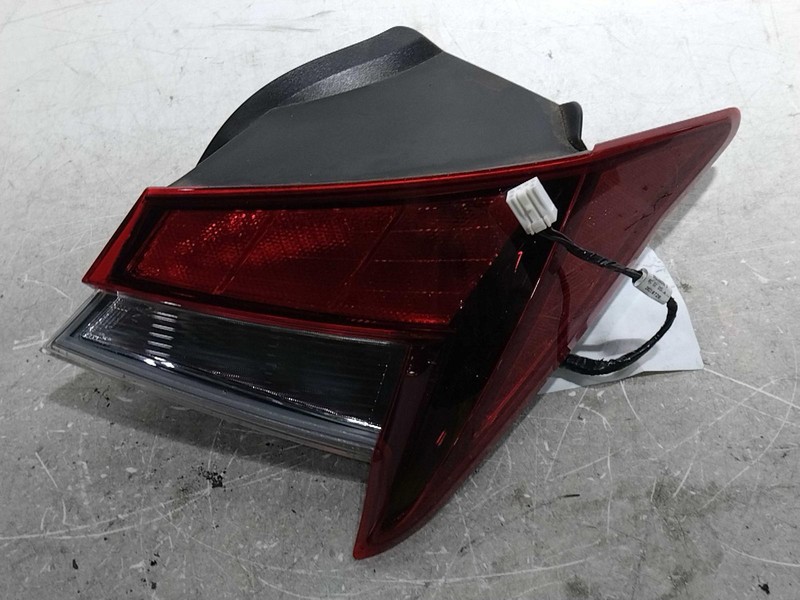2022 Hyundai Elantra Right Tail Light Assembly OEM White 92409AB100 35K Miles