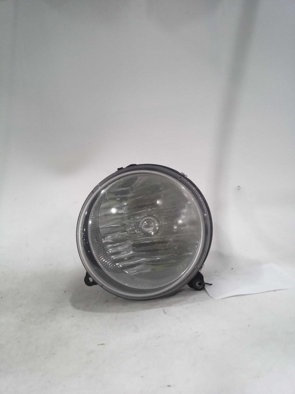 2007 Jeep Liberty Right Headlight Assembly Black OEM 578841 213k Miles