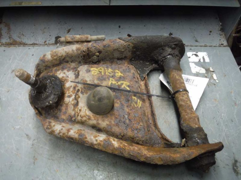 71-77 78 79 80 81 82 83 84 85 86 87 88 CHEVY 30 PICKUP R. UPPER CONTROL ARM FR
