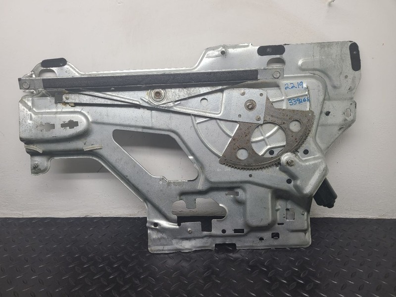 03-07 GMC Savana Front Left Driver Window Regulator W/ Motor Assm OEM 15221956