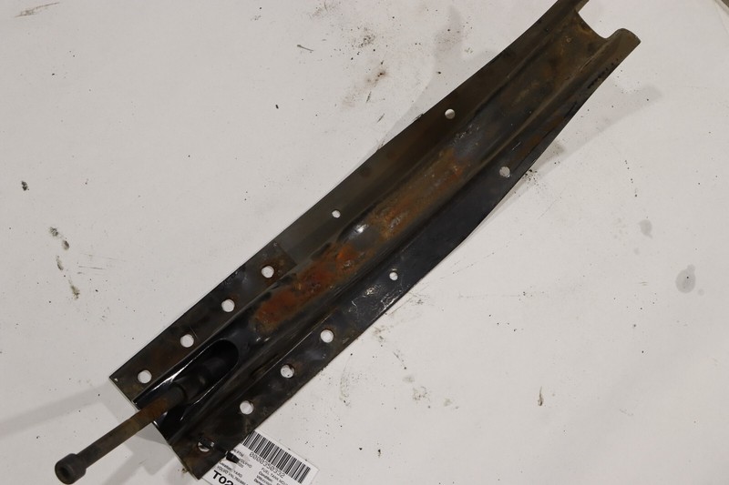 2019-2023 VOLVO VNL 760 860 D13 FUEL TANK SUPPORT MOUNT BRACKET 22382621 OEM