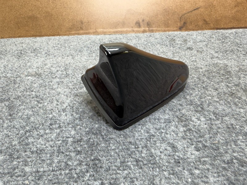 GENESIS G70 2019-2025 OEM ROOF RADIO STEREO ANTENNA ASSEMBLY (BLACK)