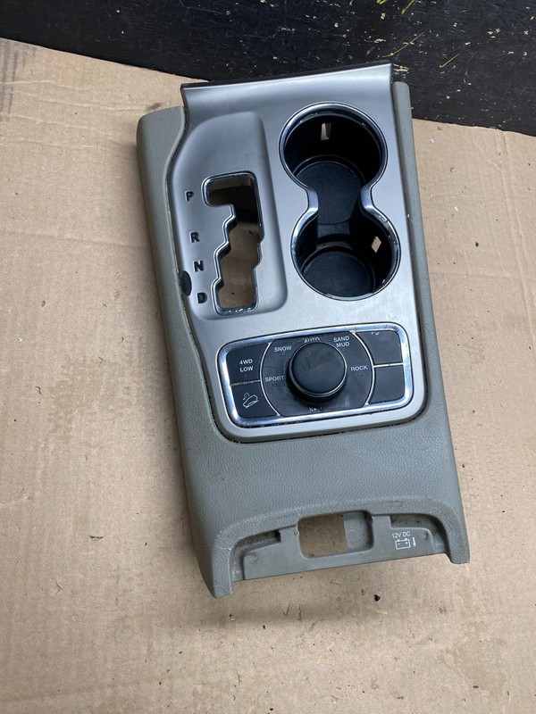 2011 to 2013 Jeep Grand Cherokee Center Console Shifter Cup Holder Z0057 DG