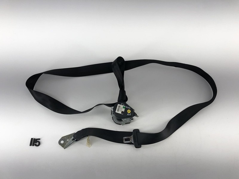 06-09 VOLKSWAGEN RABBIT REAR RIGHT SIDE SECOND ROW SEAT BELT TENSIONER OEM