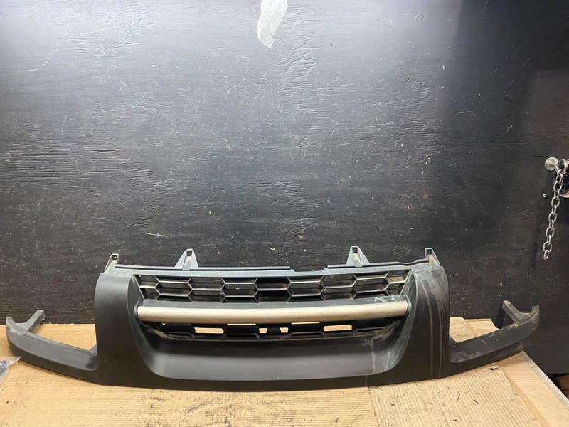 2002 to 2004 Nissan Xterra Front Upper Grill Grille OemV9481 DG