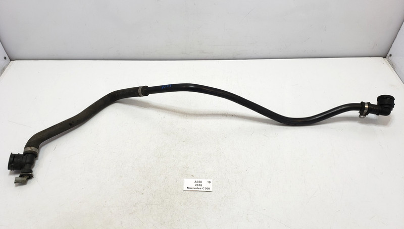 ✅ 15-18 OEM Mercedes C300 A205 W205 2.0L Engine Coolant Hose Pipe Line