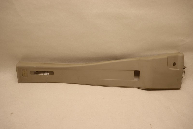 2017-2019 FORD F250 SD CREW CAB RIGHT PASSENGER SIDE B PILLAR TRIM COVER OEM